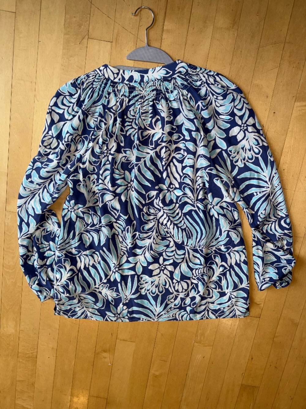 Lilly Pulitzer Blue print top, S, CB2739 - Picture 4 of 4